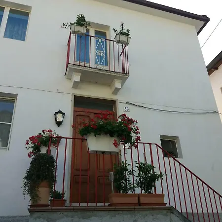 Дом отдыха Casa Fermina A 5 Minuti Da Sulmona Introdacqua